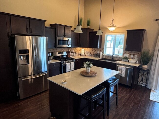 Building Photo - Beautiful West End Home