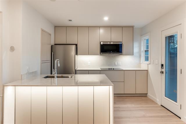 Building Photo - 6367 Oriole Dr