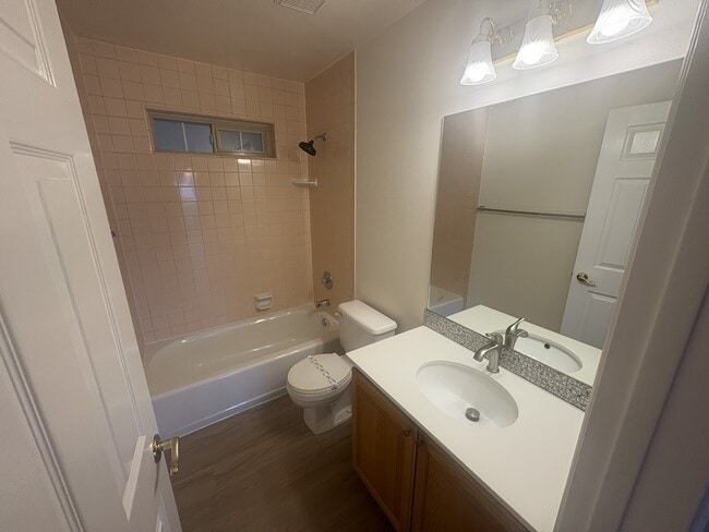 Building Photo - 983 Grindelwald Ln