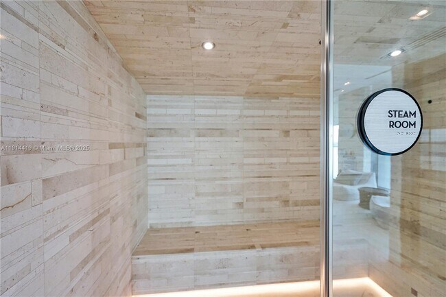 Building Photo - 3131 NE 7th Ave