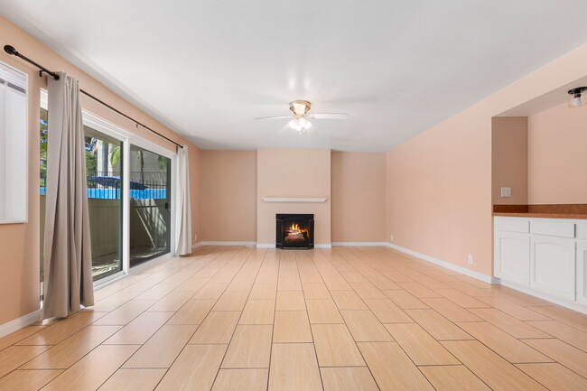 Building Photo - 2625 Pirineos Way