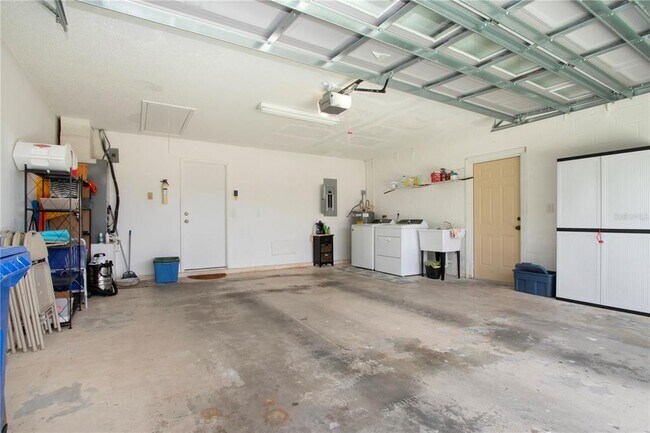Building Photo - 2429 Lancaster Dr
