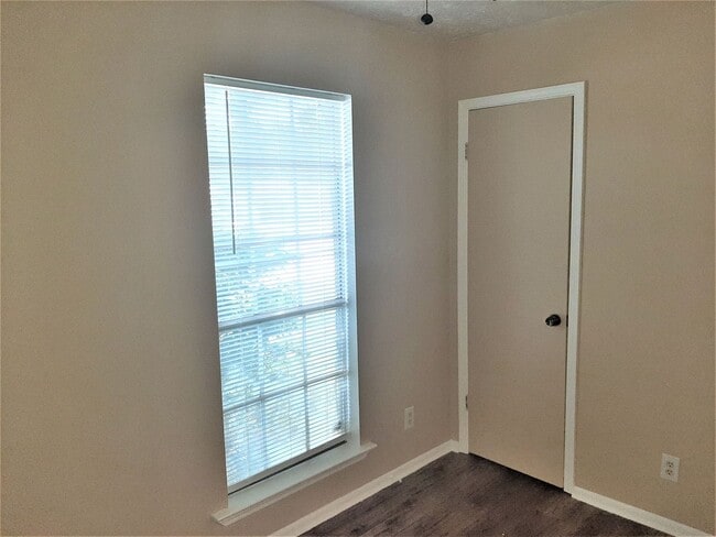 Building Photo - Charming 3-Bedroom, 2-Bath Home in Eastern...