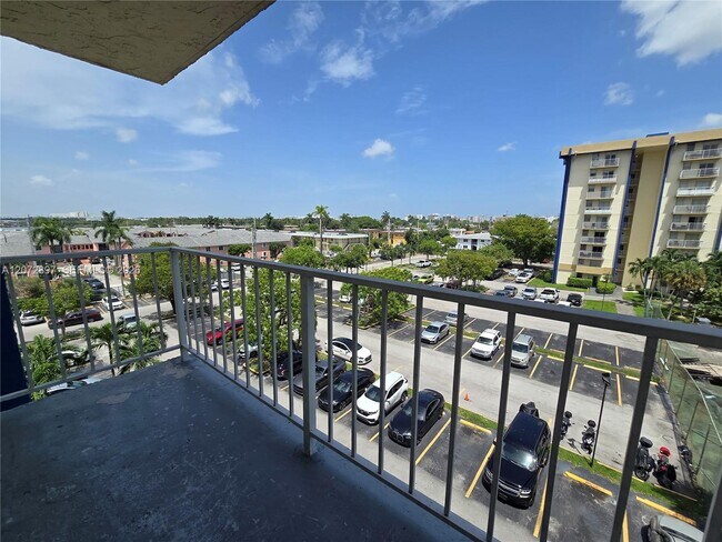 Building Photo - 801 NW 47th Ave
