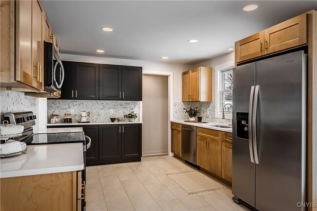 Building Photo - 63 Higby Rd