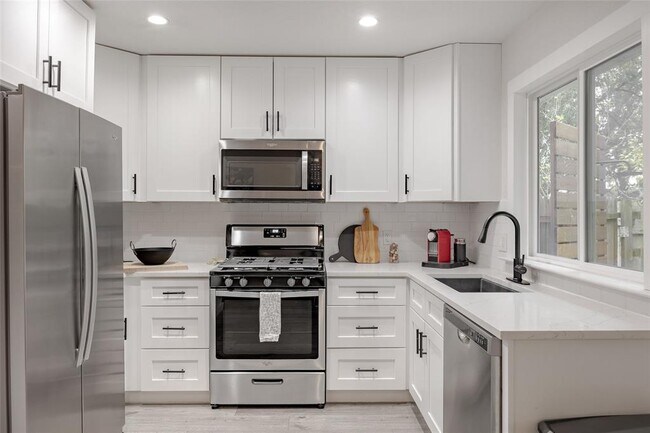Building Photo - 4601 Candletree Ln