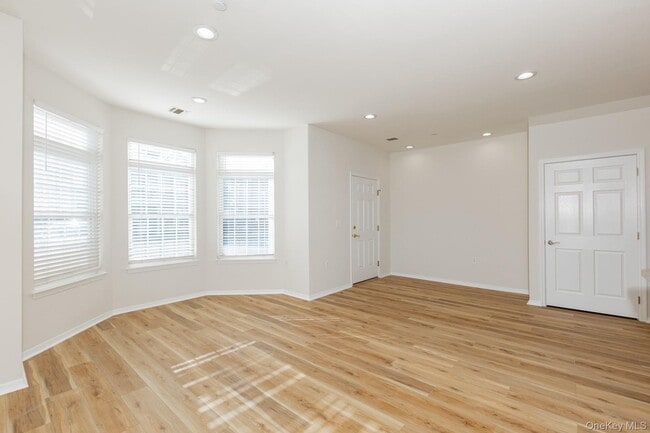 Building Photo - 11 Jacqueline Way