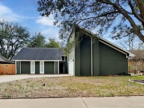 Building Photo - 15607 Oldridge Dr