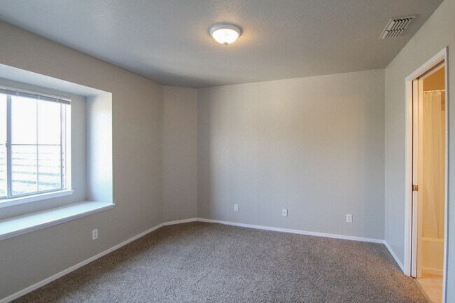 Building Photo - 1156 Weatherby Ct