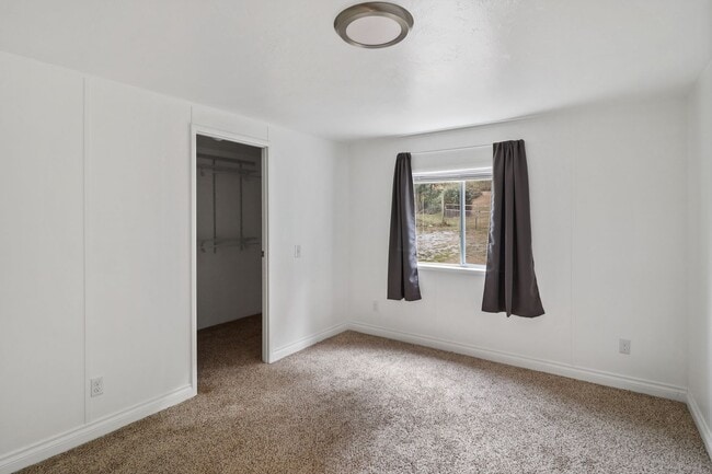 Building Photo - Duplex