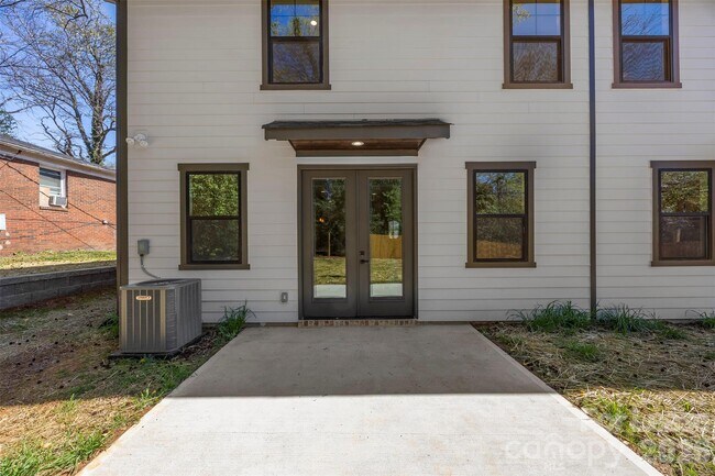 Building Photo - 1331 Condon St