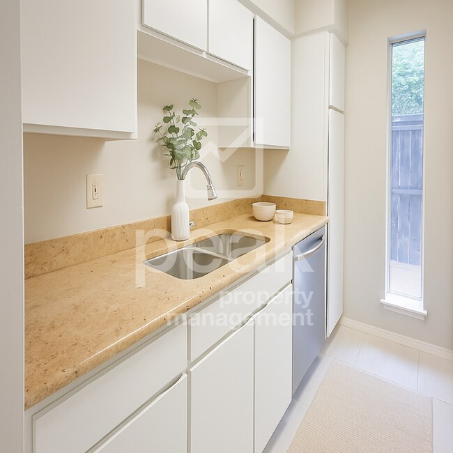 Building Photo - $950! Updated 1-Bedroom Condo Near Pool.  Apply by 12/17 for $475 Off!