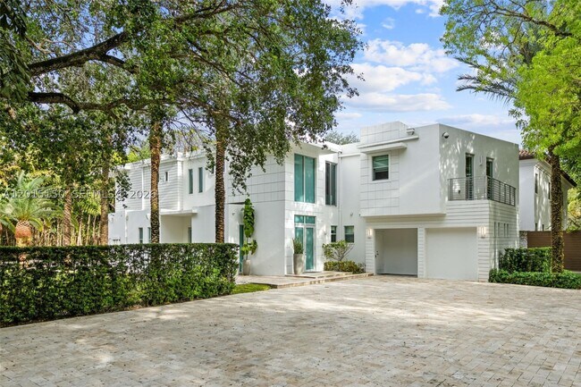 Building Photo - 3917 S Le Jeune Rd