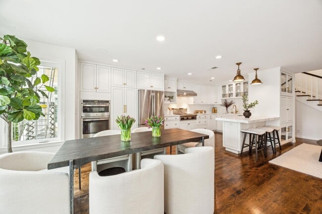 Building Photo - NOB HILL TOWNHOME FOR RENT - $13,000/mo