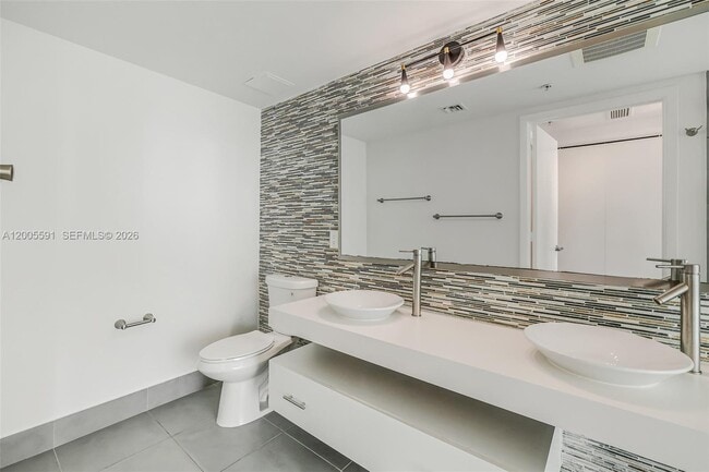 Building Photo - 92 SW 3rd St