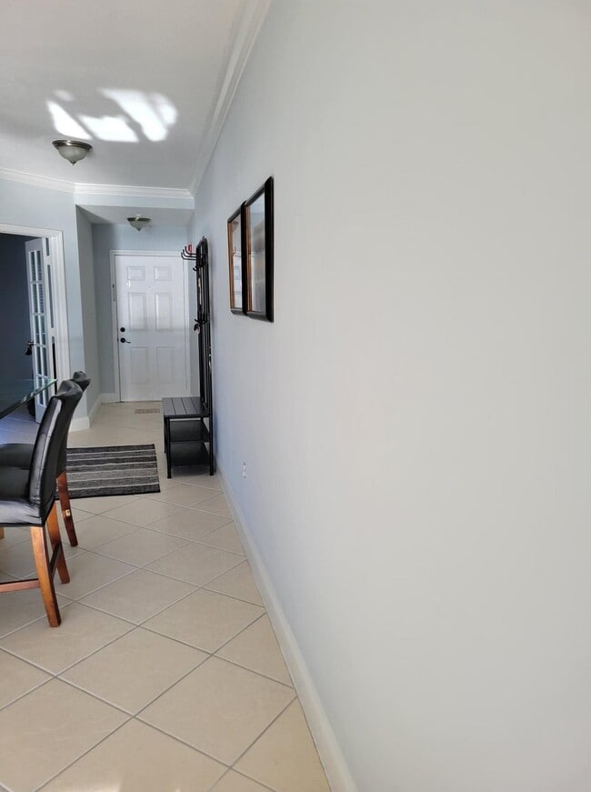 Building Photo - 4401 Crystal Lake Dr