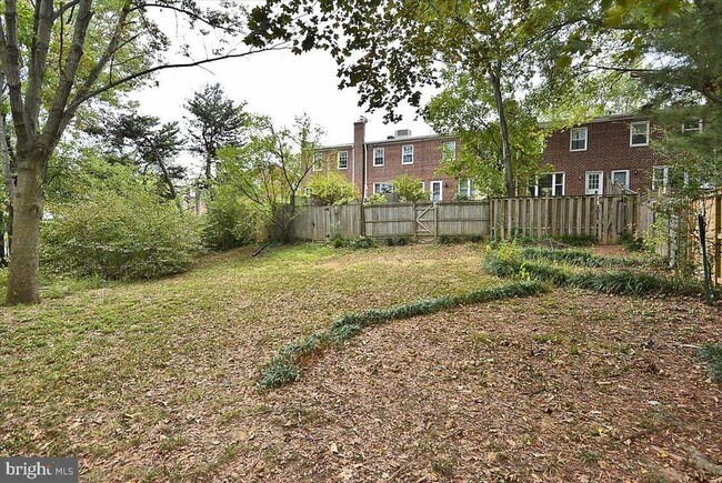 Building Photo - 223 Burgess Ave