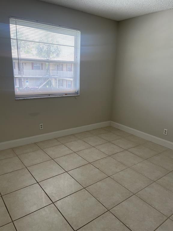 Building Photo - 3662 N University Dr