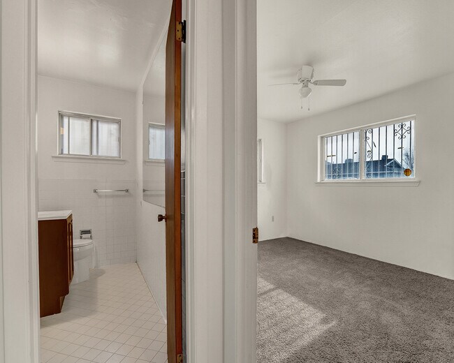Building Photo - Westside 3 Bedroom 1.75 Bath