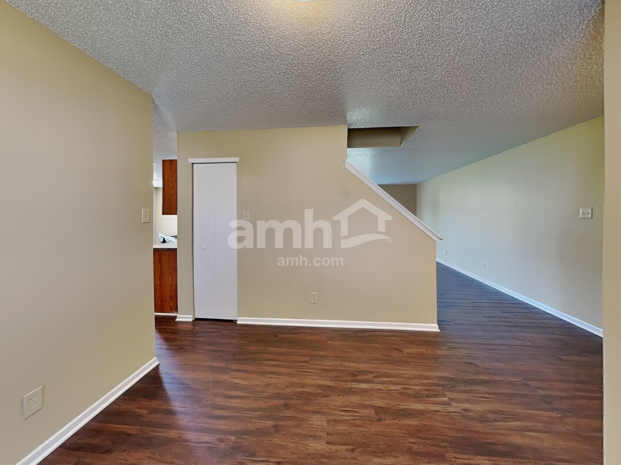 Building Photo - 8450 Ash Grove Dr