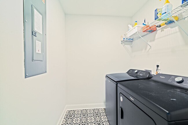 Building Photo - Spacious Lowcountry Retreat in Moncks Corner