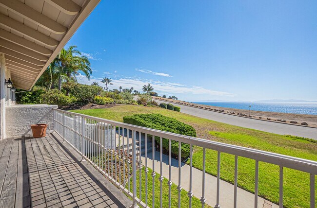 Building Photo - Ocean View Prime Location