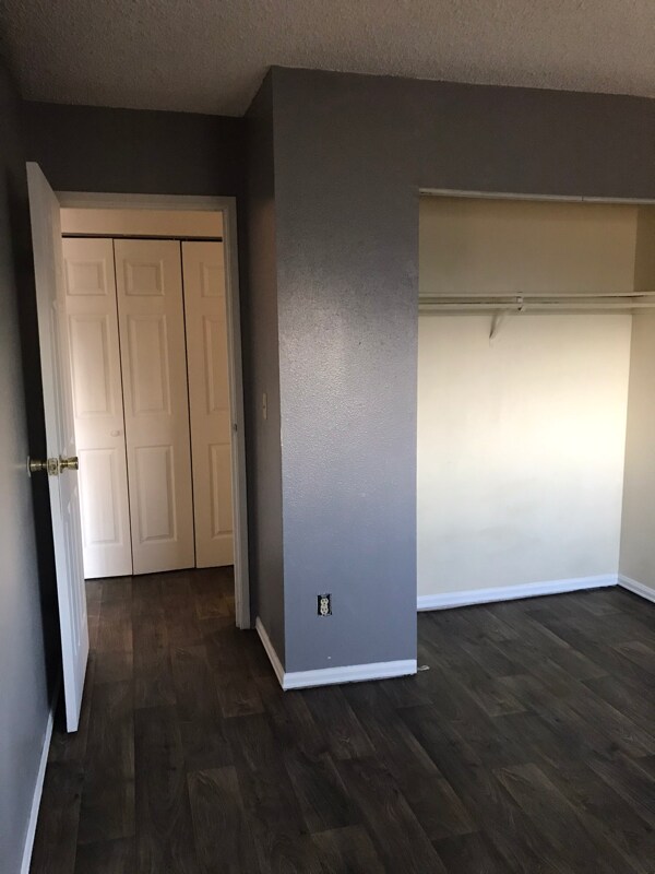 Building Photo - 10150 E Virginia Ave