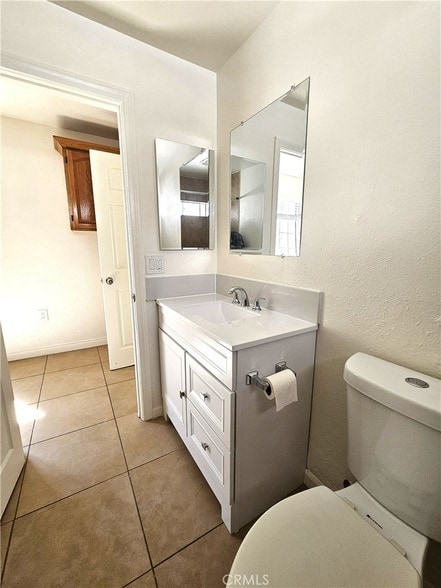 Building Photo - 654 W 21st St