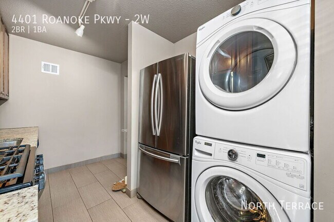 Building Photo - 4401 Roanoke Pkwy