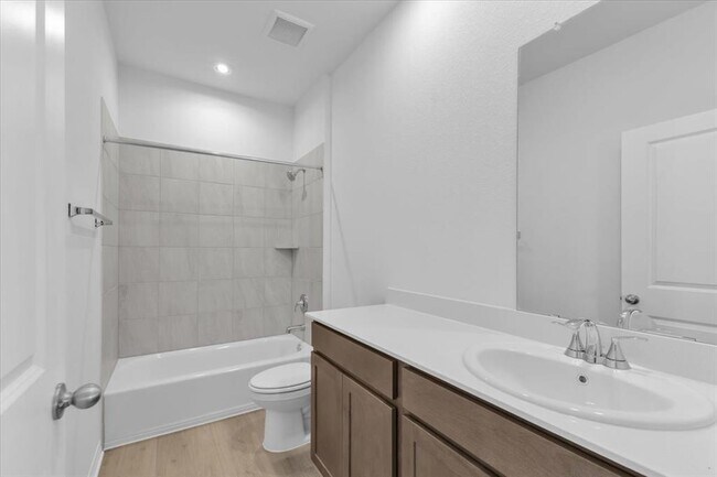 Building Photo - 5028 Hazelnut Ln