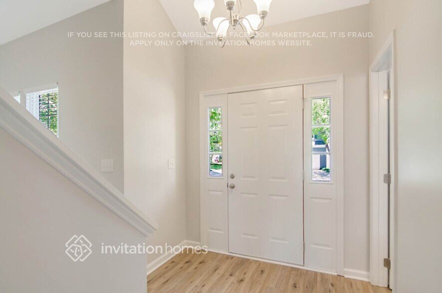 Building Photo - 533 Hanska Way