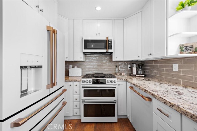 Building Photo - 210 Avenida Montalvo