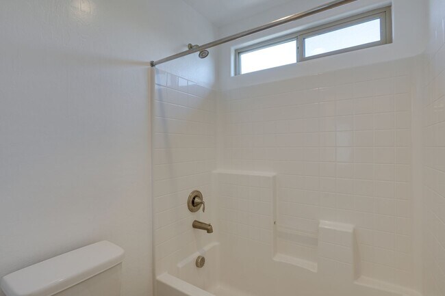 Building Photo - ** COMING SOON ** Modern Open-Concept Rental Home with White Shaker Kitchen Cabinets & Low-Mainte...