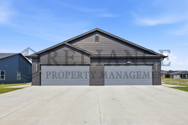 Building Photo - 2755 S Greenleaf St