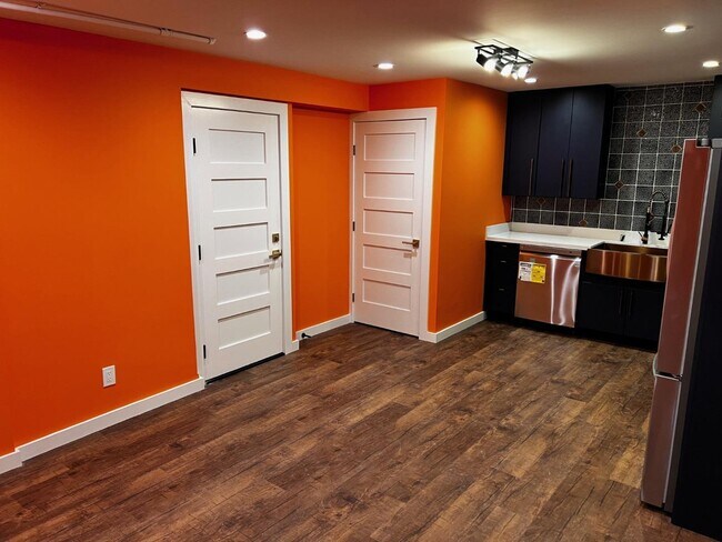 Building Photo - 1157 Manzanita Dr