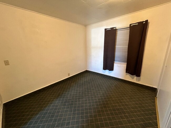 Building Photo - 821 W Main St