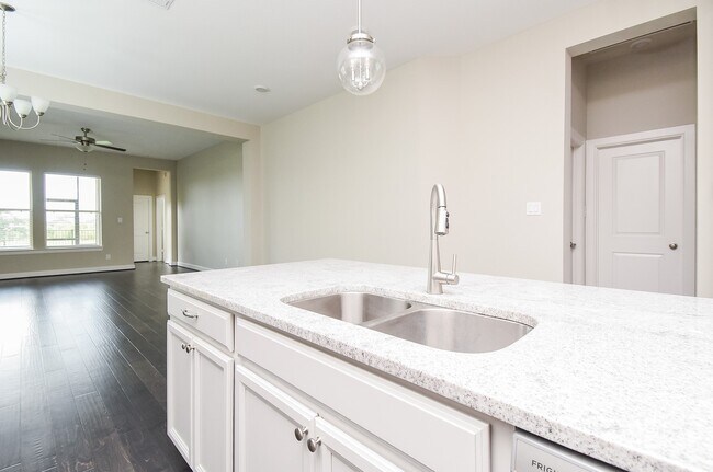 Building Photo - 19535 Shady Hike Ln