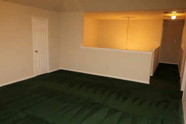 Building Photo - 5022 E Newpark Dr