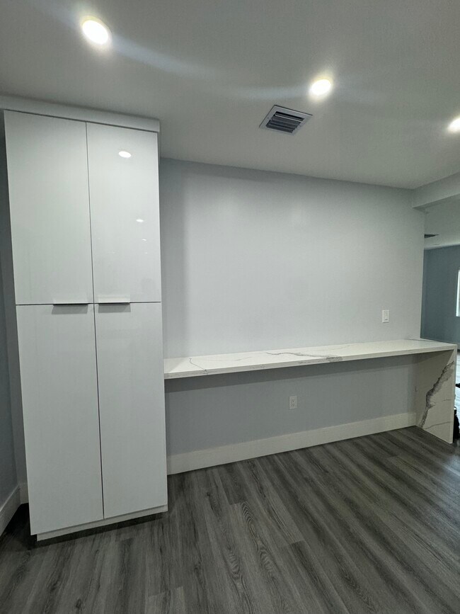 Building Photo - 1230 NW 70th St