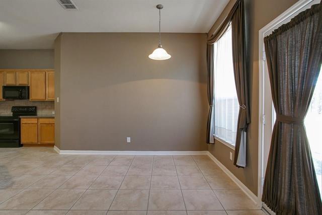 Building Photo - 4925 Carrotwood Dr
