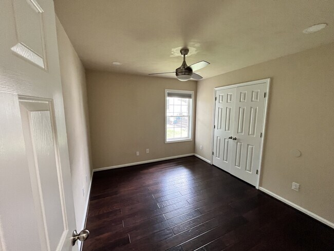 Building Photo - 9251 Hickory St