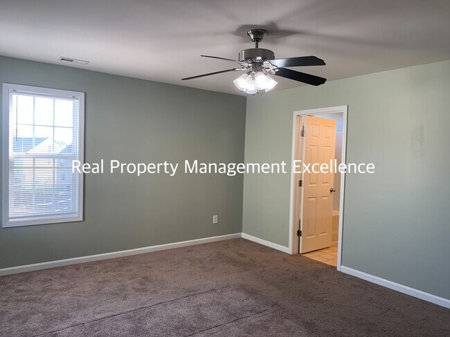 Building Photo - Lovely 2 Story Home In Raleigh, Available December 15th!