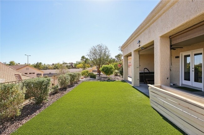 Building Photo - 2504 Youngdale Dr