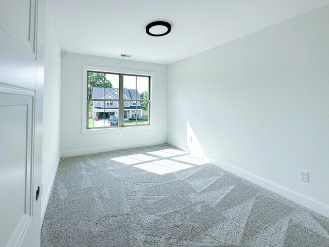 Building Photo - 219 Krauss Dr