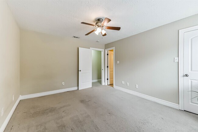 Building Photo - 3911 Cherry Forest Dr
