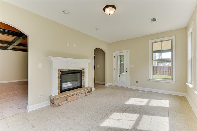 Building Photo - 4215 Windslow Dr