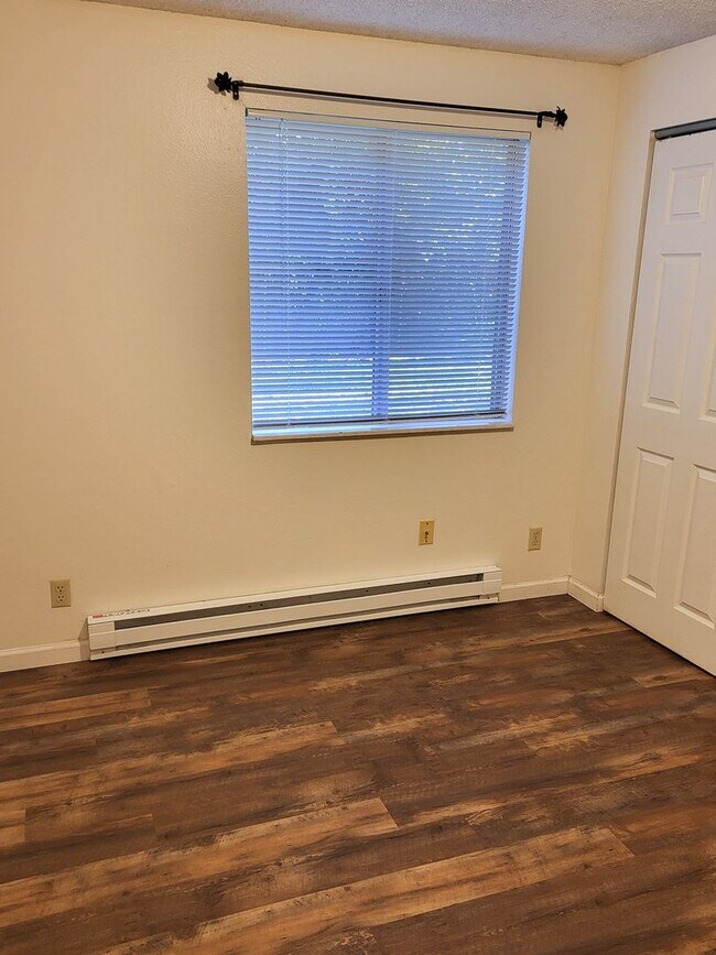 Building Photo - 4483-4485-4485 Campbell Dr SE