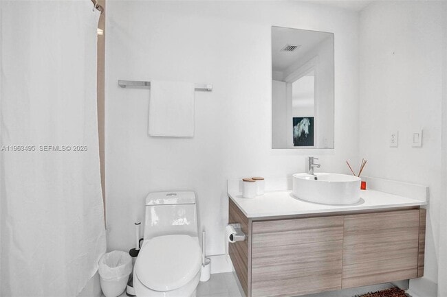 Building Photo - 121 NE 34th St