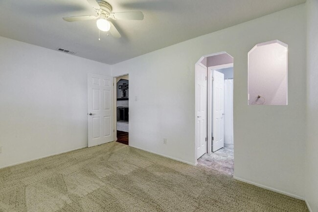 Building Photo - 5010 Joshua Ct