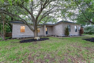 Building Photo - Inviting 4/BR 2/BA Home with Open Layout and Natural Light